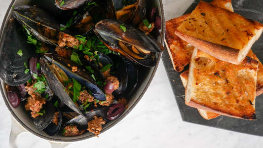 Spanish Chorizo and White Wine Mussels